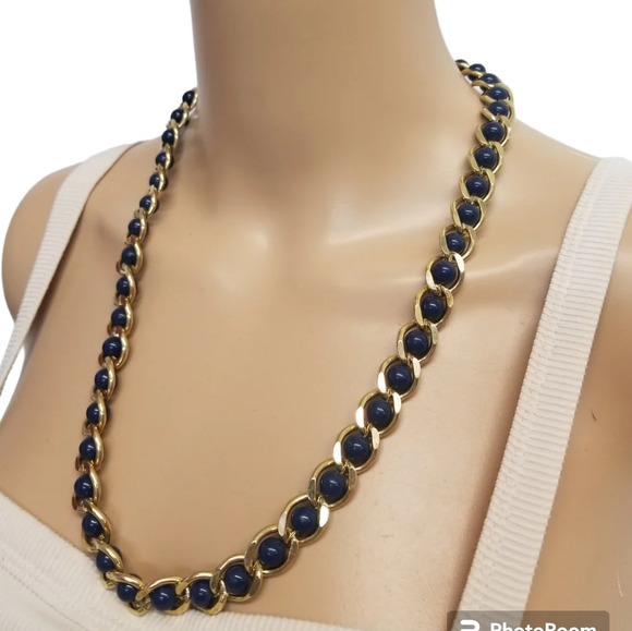 NAPIER VINTAGE GOLDTONED CHAIN & NAVY BLUE BEAD STATEMENT NECKLACE - Picture 2 of 5